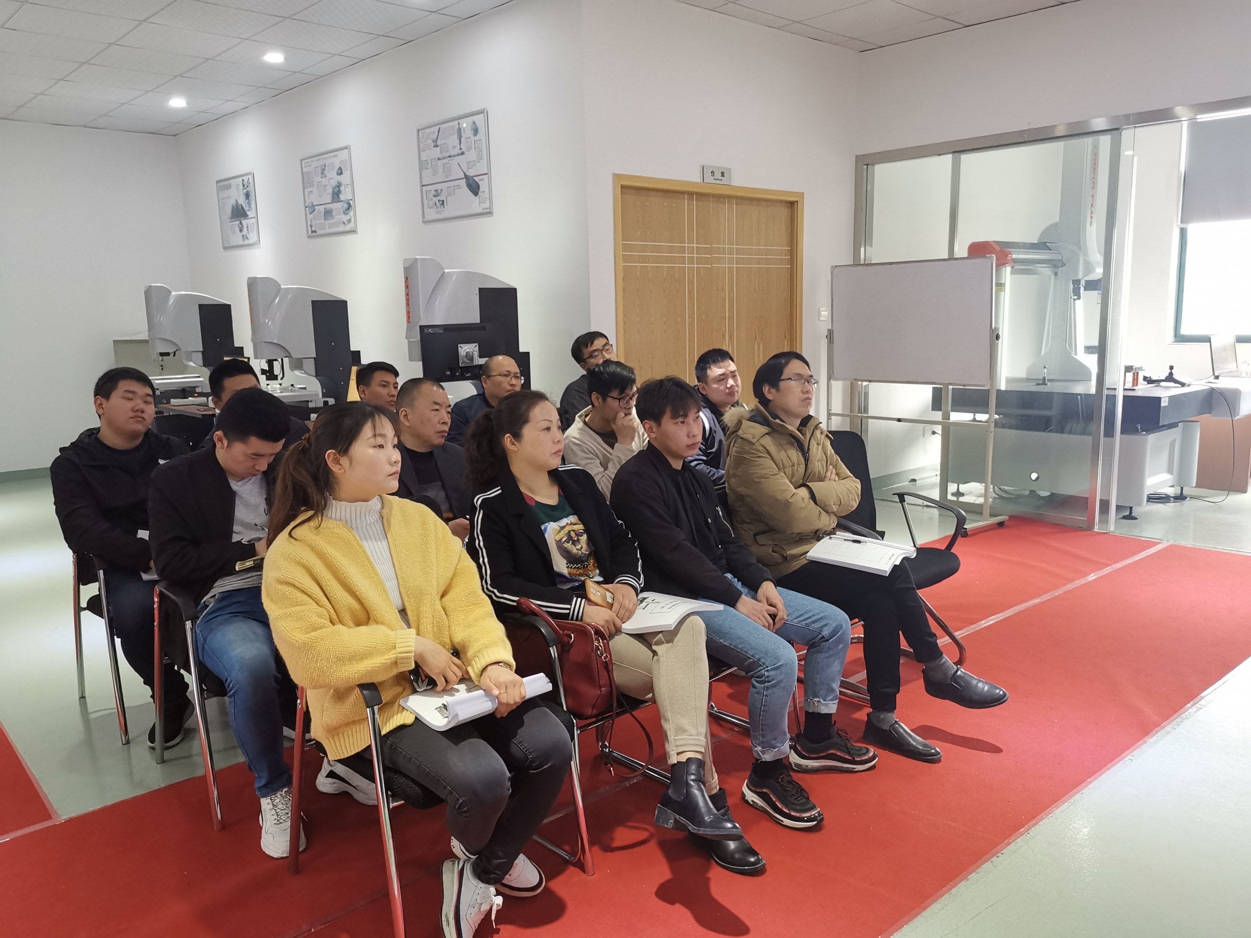 模具行业往这边瞧，富彩三坐标公开课培训。(图2)
